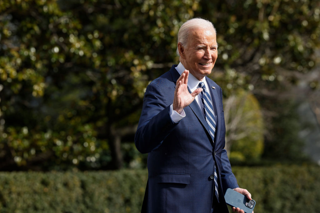 One Small Detail in Biden’s Student Loan Forgiveness Reveals His True Intentions – How Is This Legal?