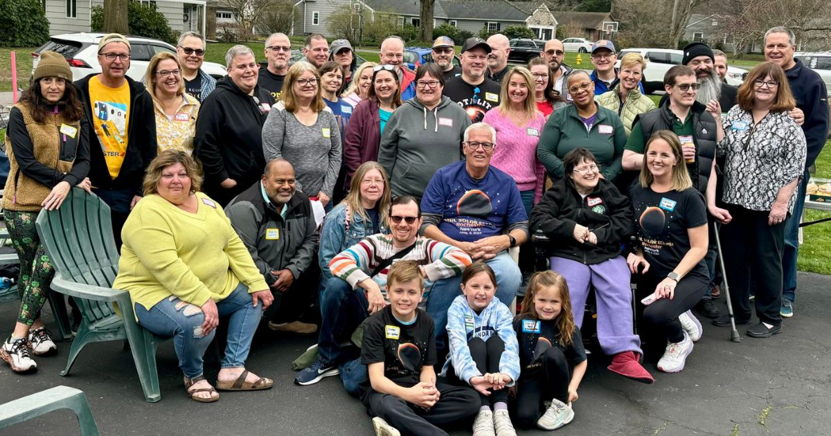 Teacher Made a Promise to Class 46 Years Ago and Was Finally Able to Deliver