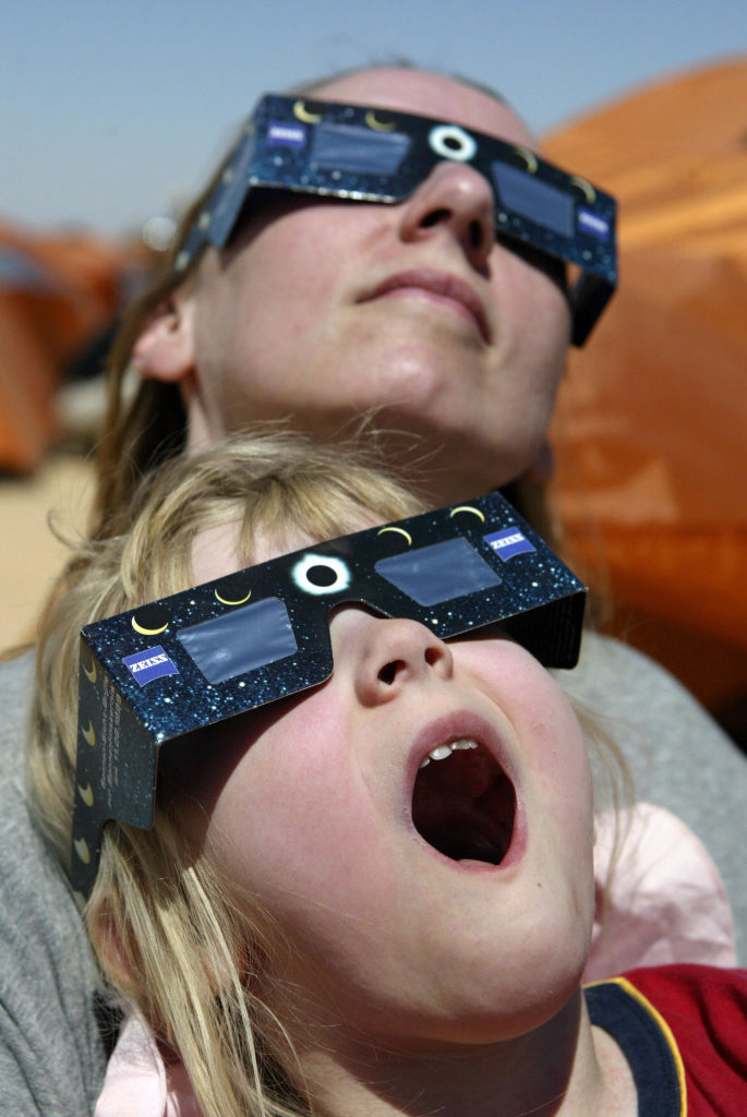 Total Eclipse to Darken Skies Monday