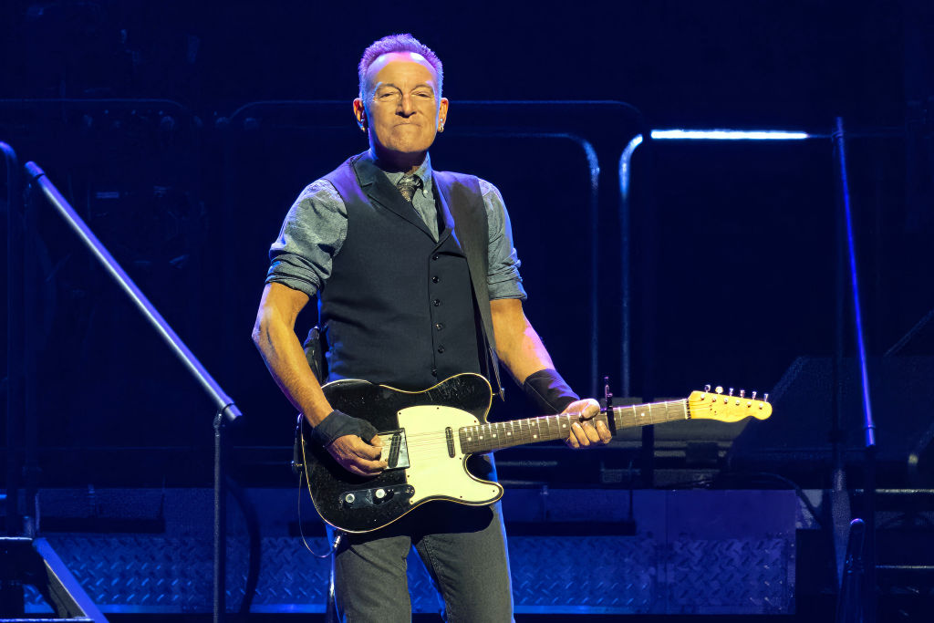 Springsteen Fans Accuse Trump of Inflating Size Of New Jersey Crowd