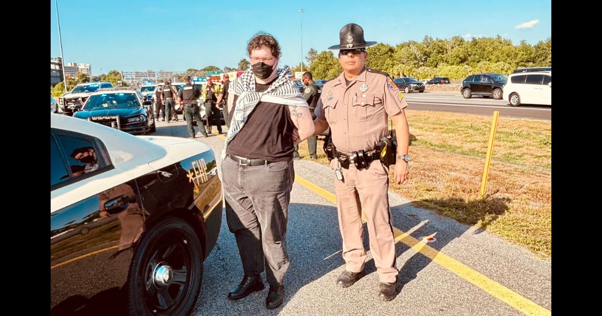 ‘Queers for Palestine’ Block a Highway in the South, Protest Lasts Only 11 Minutes