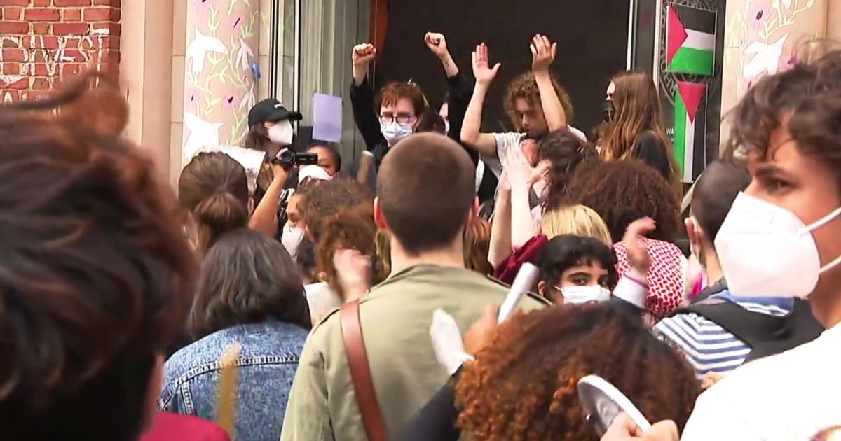 Pro-Palestinian Protest Comes to a Screeching Halt After School President Publishes an Ultimatum