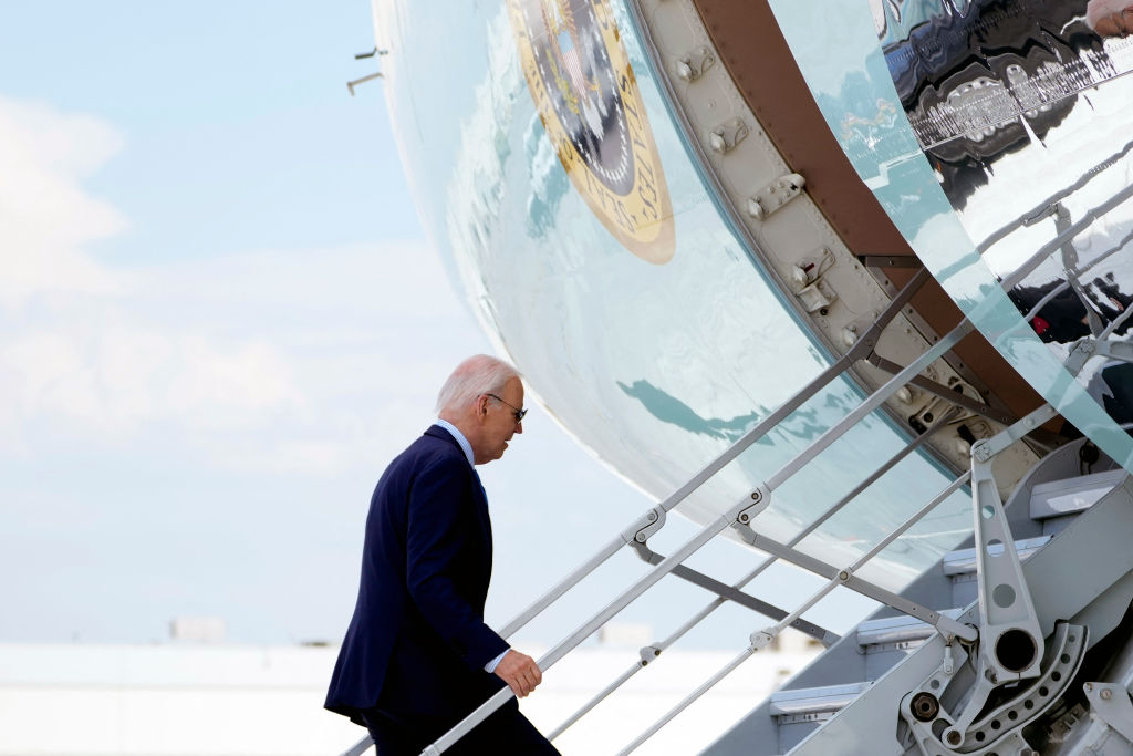 Biden Appears to Struggle to Walk Up Stairs After Testing Positive for COVID-19