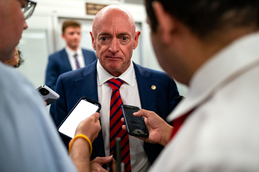 Harris VP Hopeful Mark Kelly Plans to Remain in Arizona as She Rallies in PA
