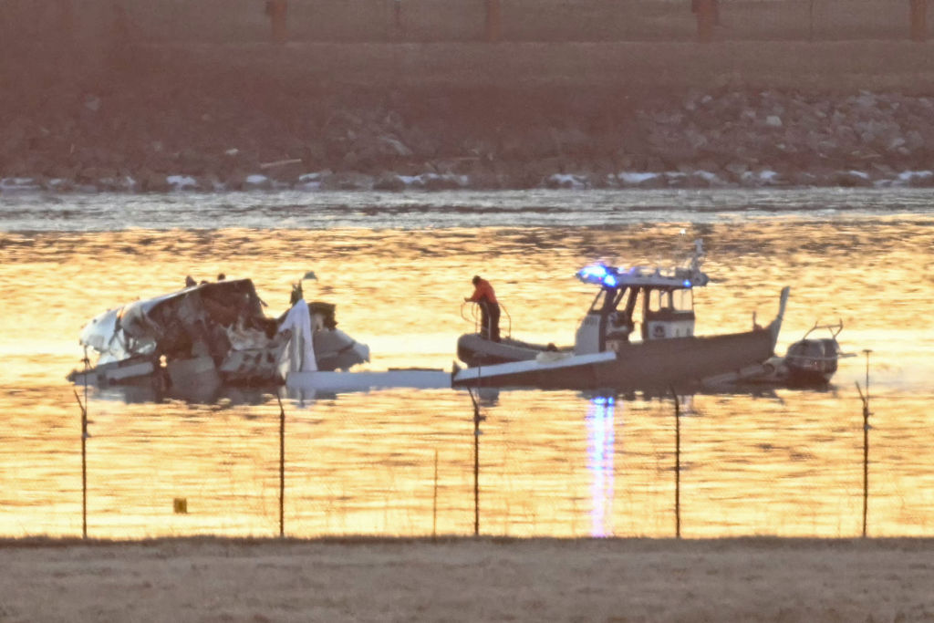 Report: 2 Planes Aborted Landings at DCA Due to Helicopters in Week Prior to Deadly Crash