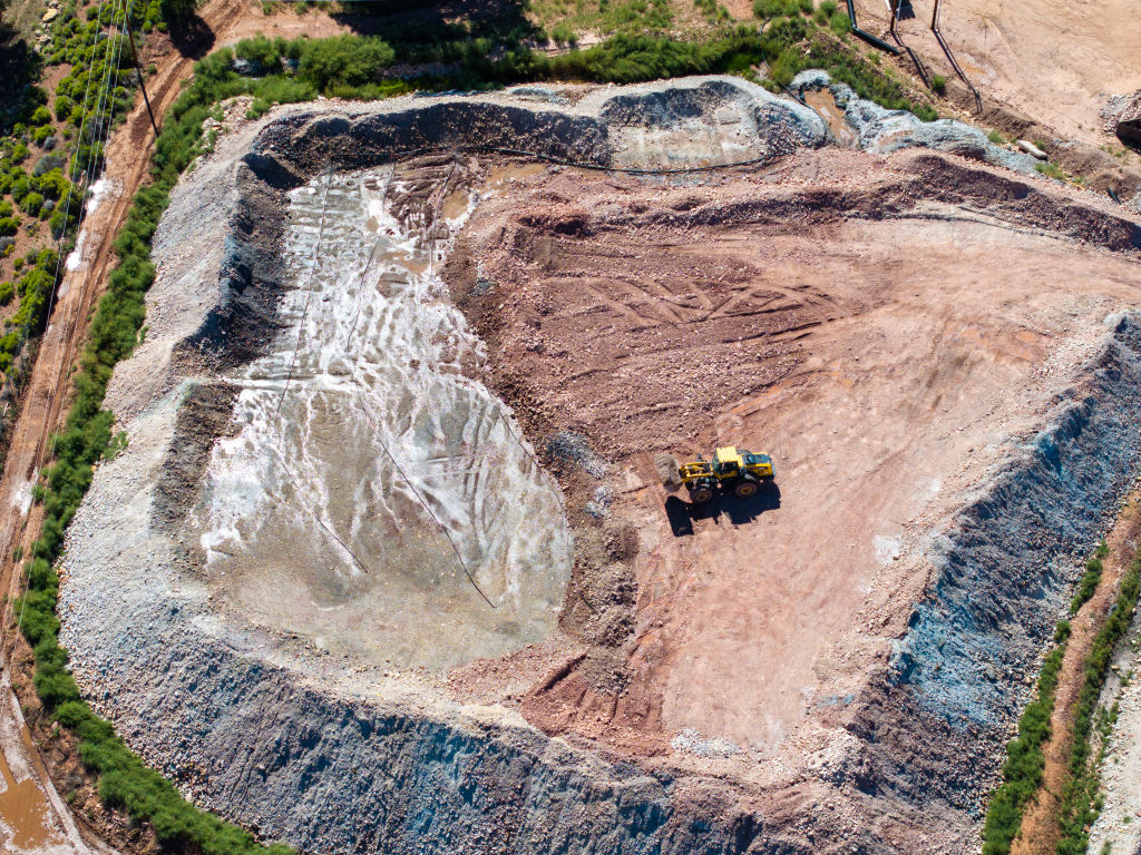 Trump Signs Executive Order on Mineral Production
