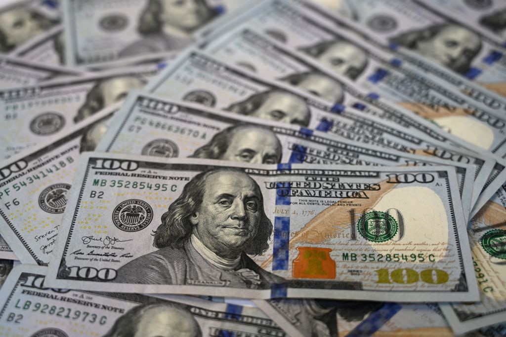 State Auditor Finds $400 Million in Government Waste
