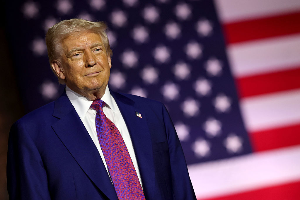 Federal Appeals Court Temporarily Reinstates Trump Tariffs