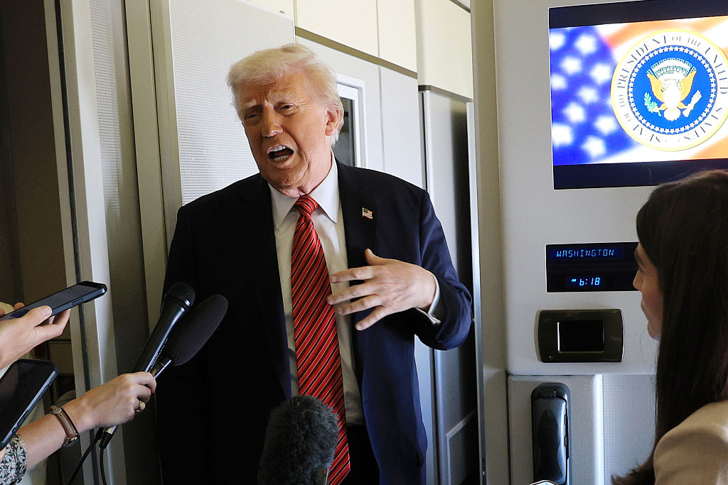 Trump Defends Boeing Gift From Qatar: ‘Only a Fool Would Not Accept’