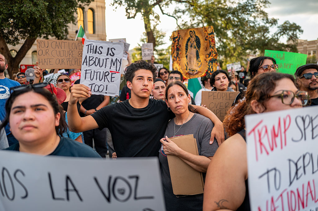 Texas Governor Deploys 5,000 National Guard Troops Ahead of Anti-ICE Protests