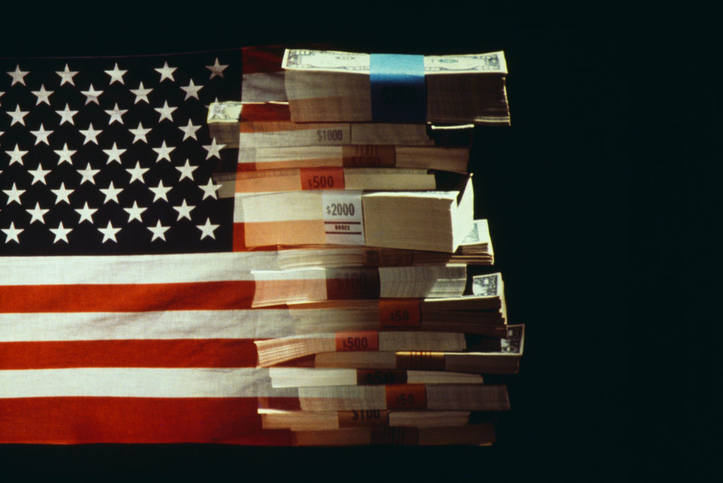 Bipartisan Bill Pushes Use of Paper Currency