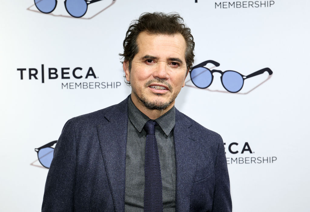 Leguizamo Calls Dean Cain a ‘Loser’ For ICE Venture