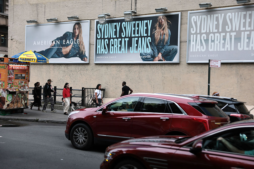 Trump Praises Sydney Sweeney, Disses Taylor Swift