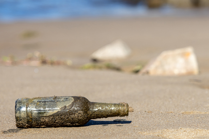 Messages in a Bottle from WWI Soldiers Found on Australian Beach After More Than a Century