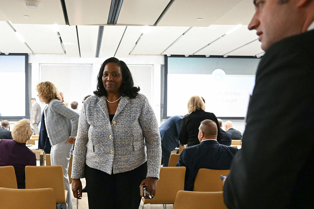 Fed Governor Lisa Cook Rejects Mortgage Fraud Claims Amid Political Fallout