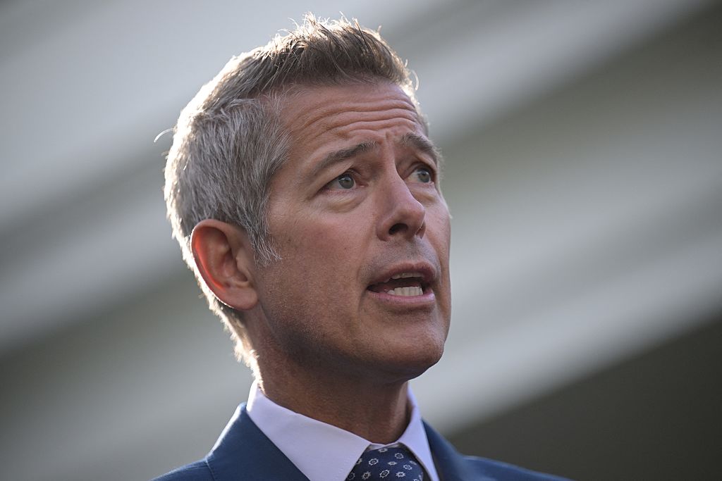 Transportation Secretary Sean Duffy Orders 10% Airspace Cut Amid Record Shutdown