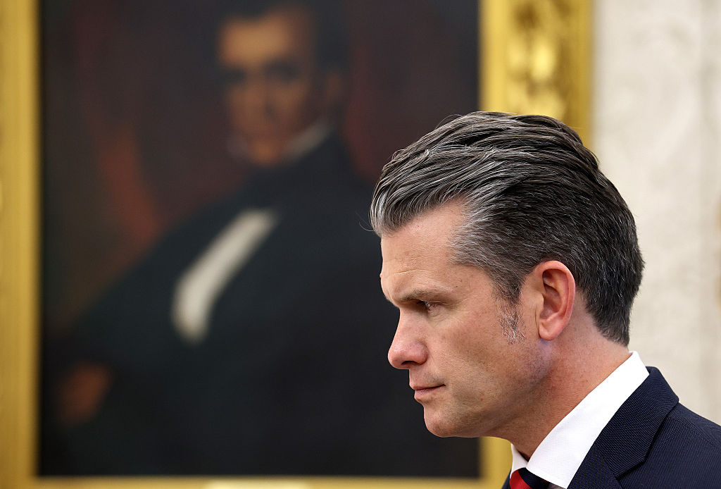Hegseth Orders Review of Kelly’s Viral Video, Cites ‘Potentially Unlawful’ Comments