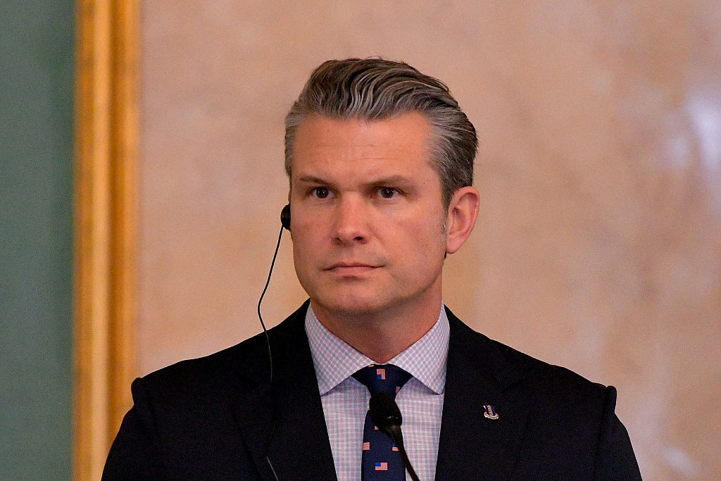 Trump Backs Hegseth, Dismisses Allegation of Second Strike on Drug Boat