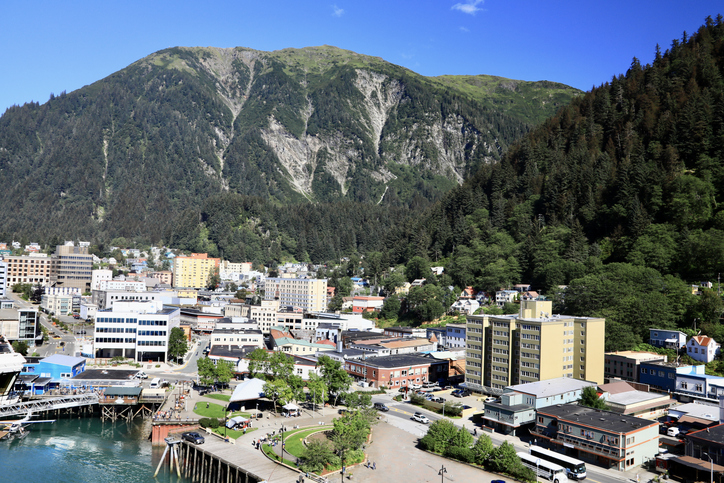 Remote Quake Rattles Alaska-Yukon Border, But Causes No Major Damage