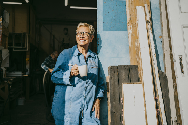 Study Links Heavy Coffee Drinking to Lower Bone Density in Older Women