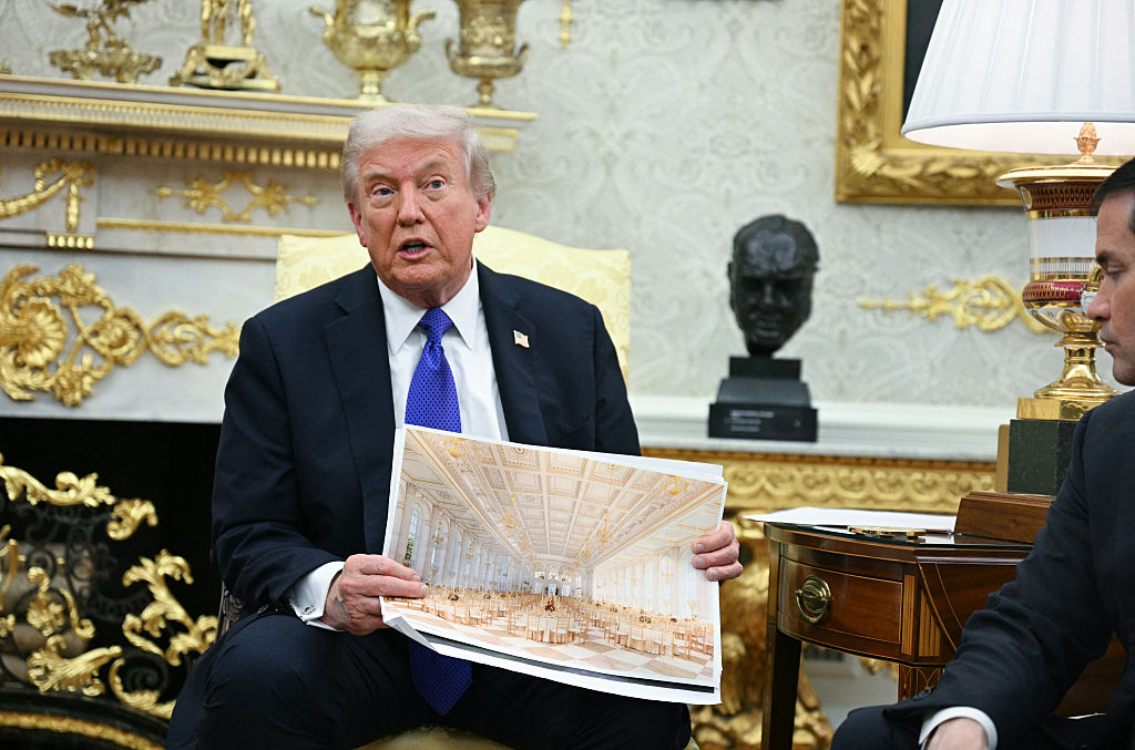 Trump Changes WH Ballroom Architect