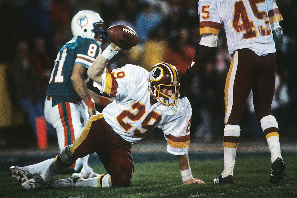 Super Bowl Champion and Former NFL All-Pro Dead at 62 After House Fire