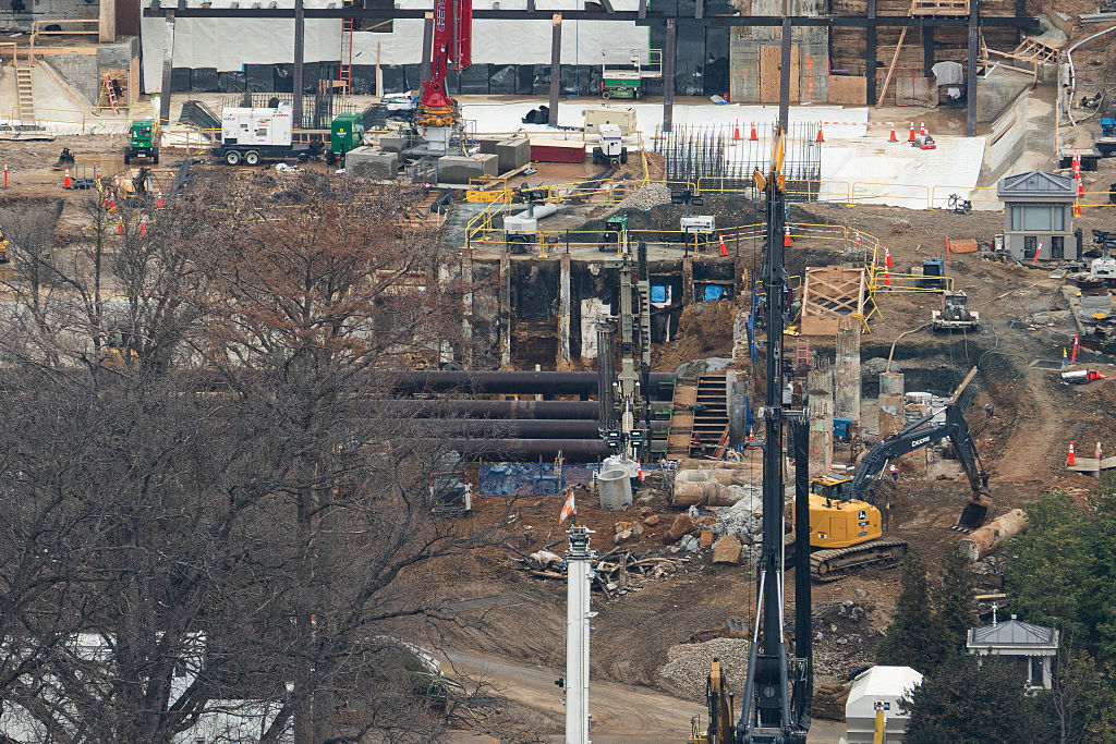 Fed Judge Halts Ballroom Construction 