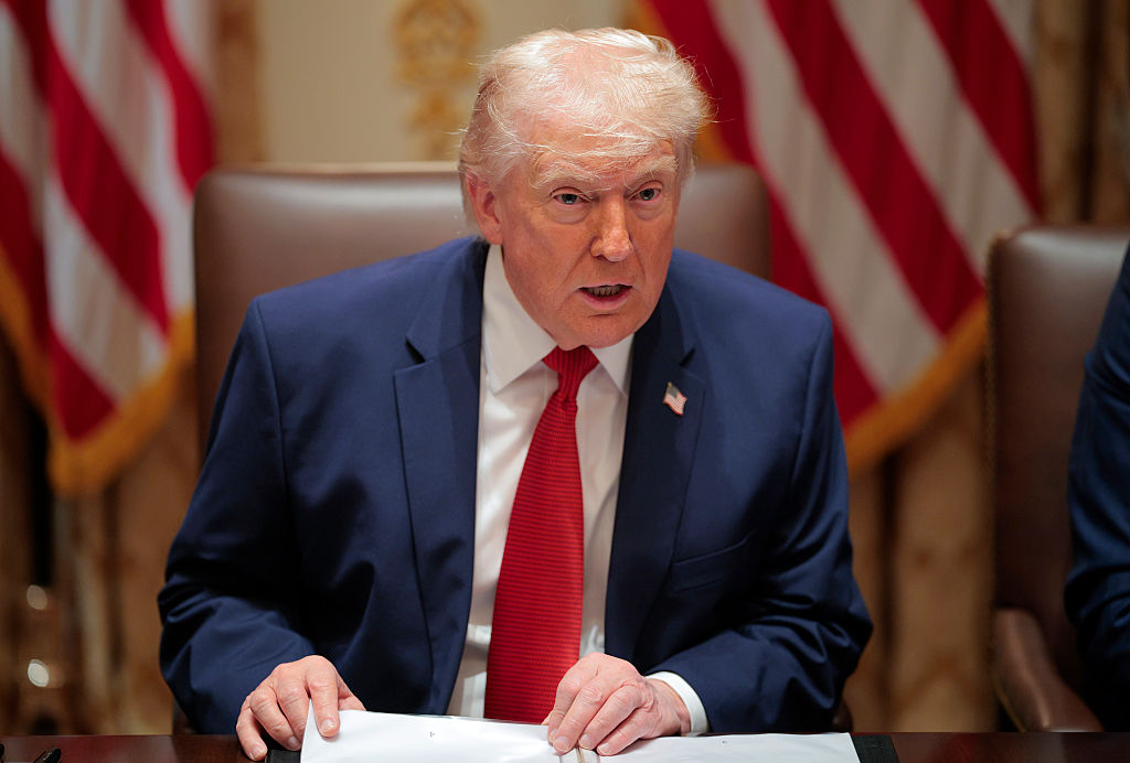 Trump Moves To Pay TSA Agents Amid Airport Chaos