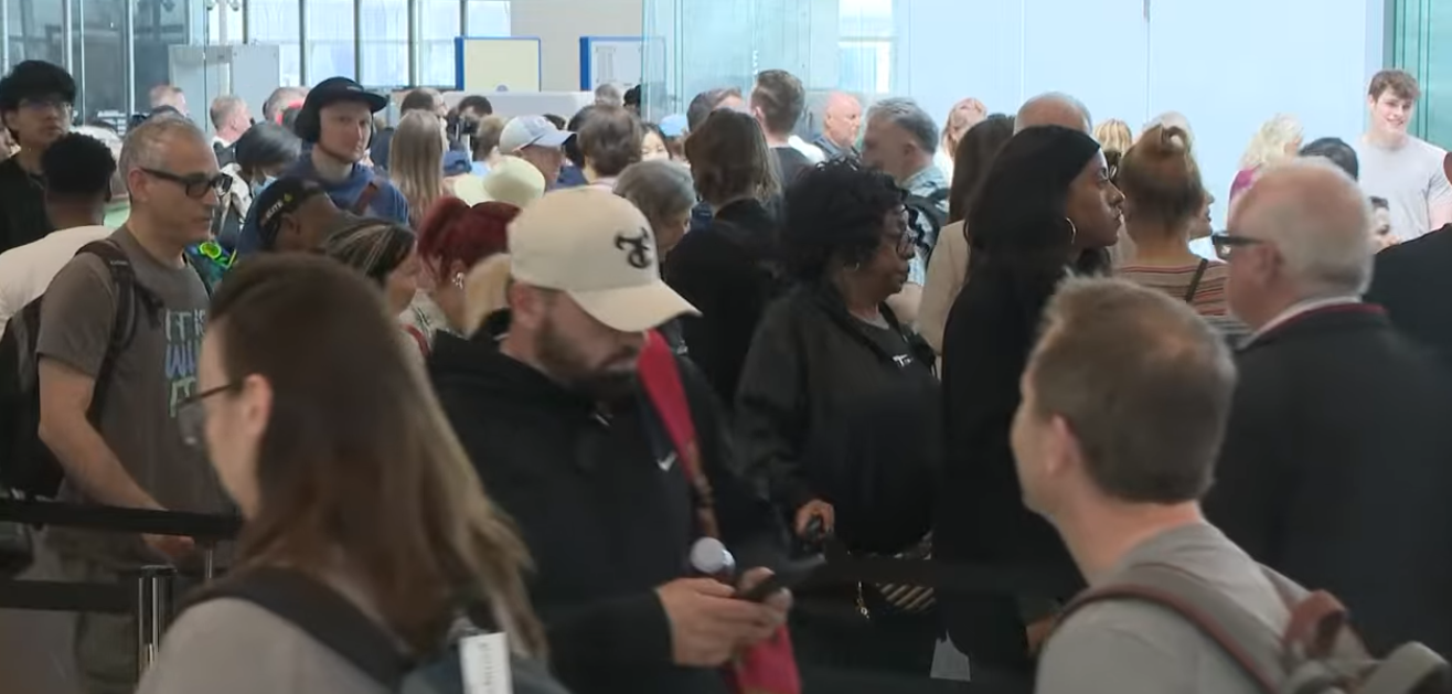 Airport Lines Surge as DHS Funding Lapse Hits TSA Staffing