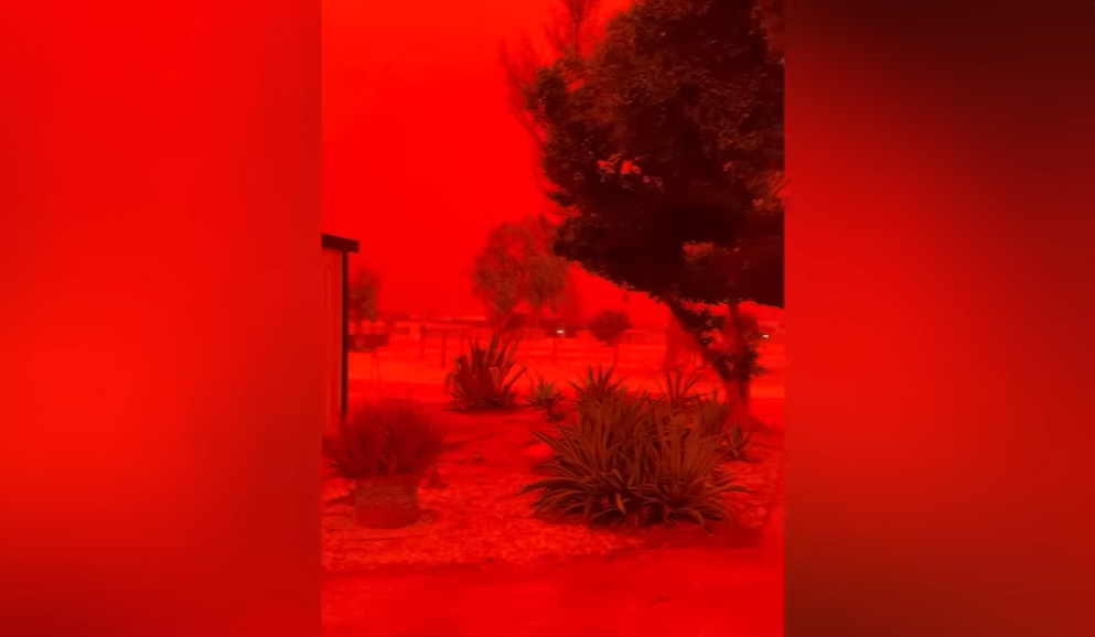 Watch: Blood-Red Skies Rattle Australia’s West Coast