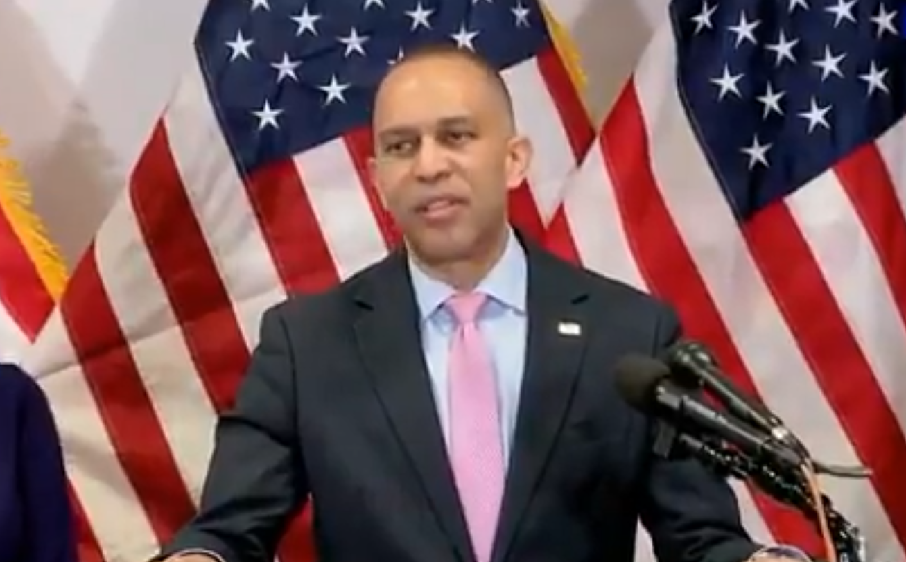 Jeffries’ ‘Maximum Warfare’ Remark Resurfaces After Shocking Attack At Correspondents’ Dinner