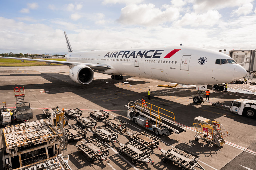 Ebola Fears Force Air France Flight Out of US Airspace