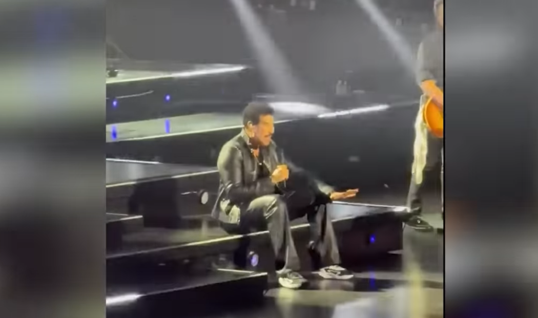 Lionel Richie Forced Off Stage During Opening Night Performance